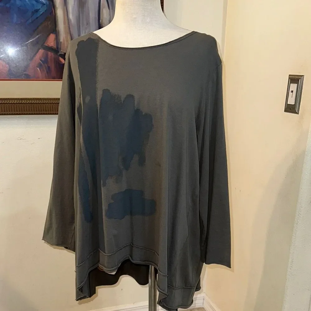 LUUKAA Green Top w/ Graphic Design Size 18 - Picture 8 of 11